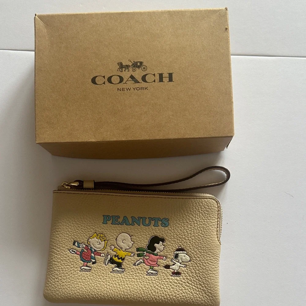 Coach Beige Peanuts Wristlet with Multicolor Character Motif - Picture 3 of 5